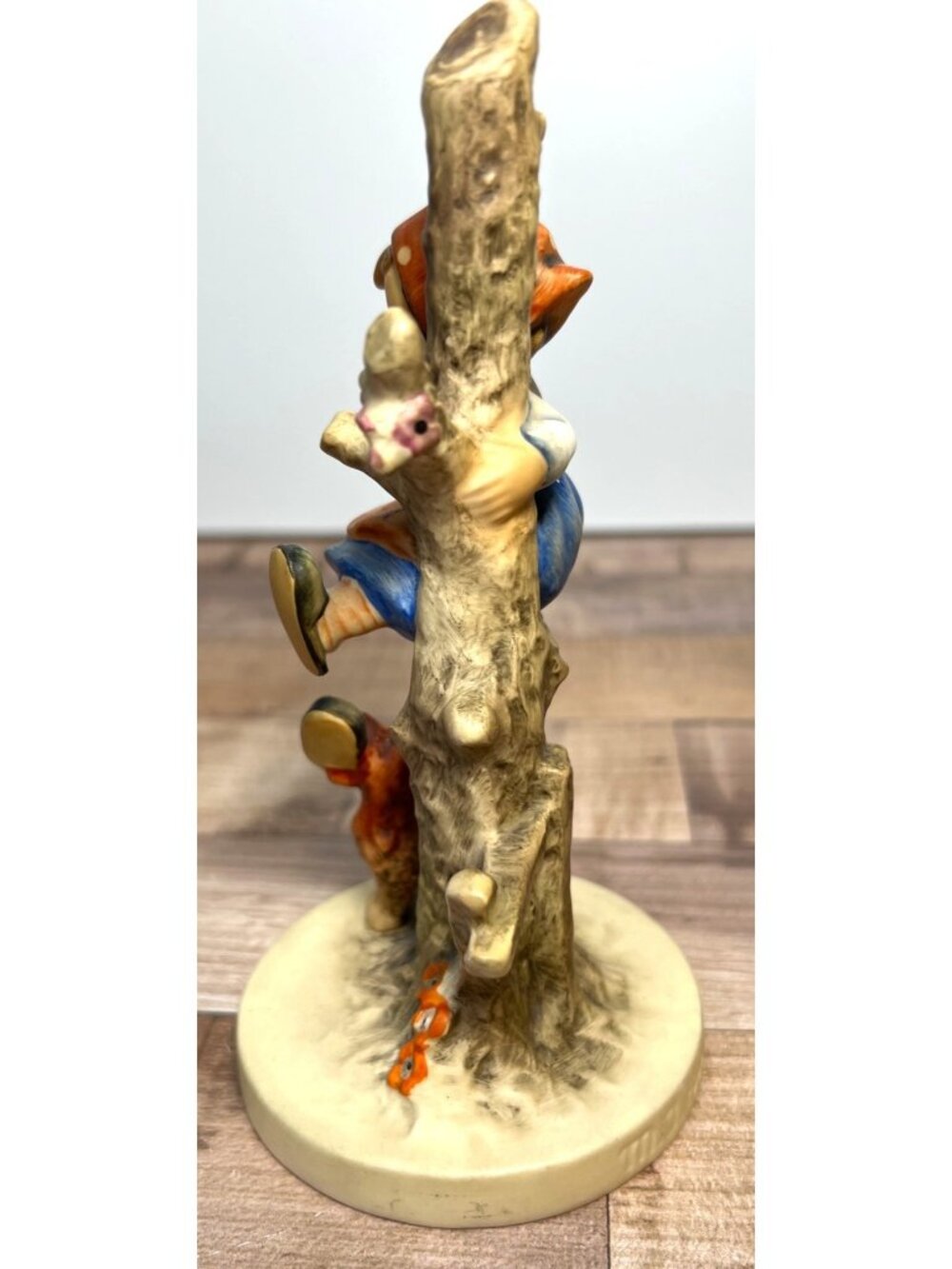 Hummel Goebel Figurine 56/B "Out Of Danger" 35 Girl In Tree With Dog Hand-Painte - Picture 4 of 6